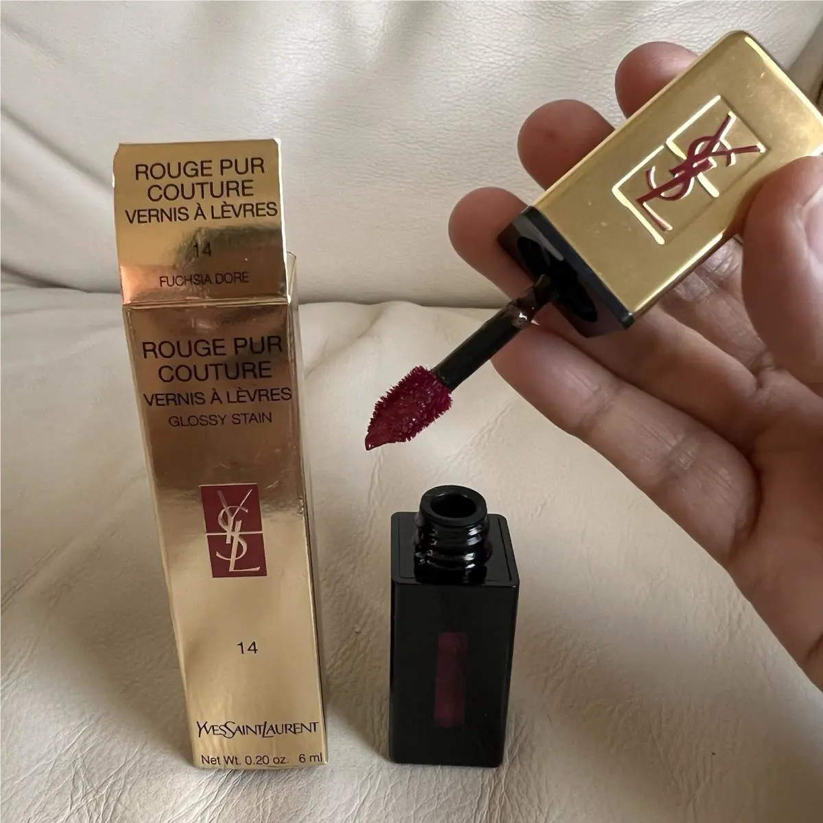 Yves Saint Laurent Rouge Pur Couture Glossy Stain 14 Fuchsia Dore