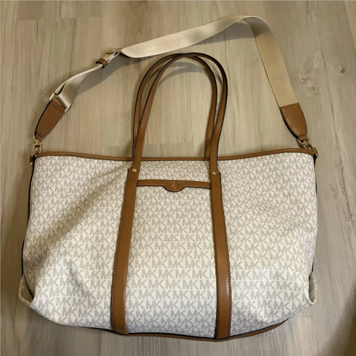Beck Signature Convertible Tote Bag Vanilla 30T0GKNT1B by Michael Kors