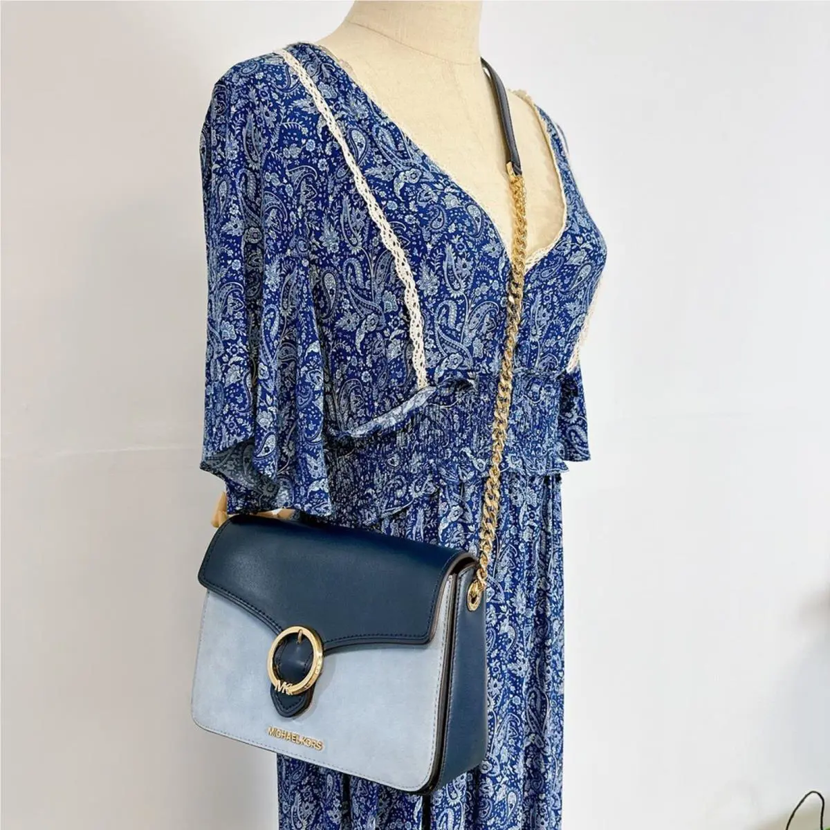 Michael Kors 35T0GW5L2S Medium Wanda Shoulder Leather IN LT Sky Mlt