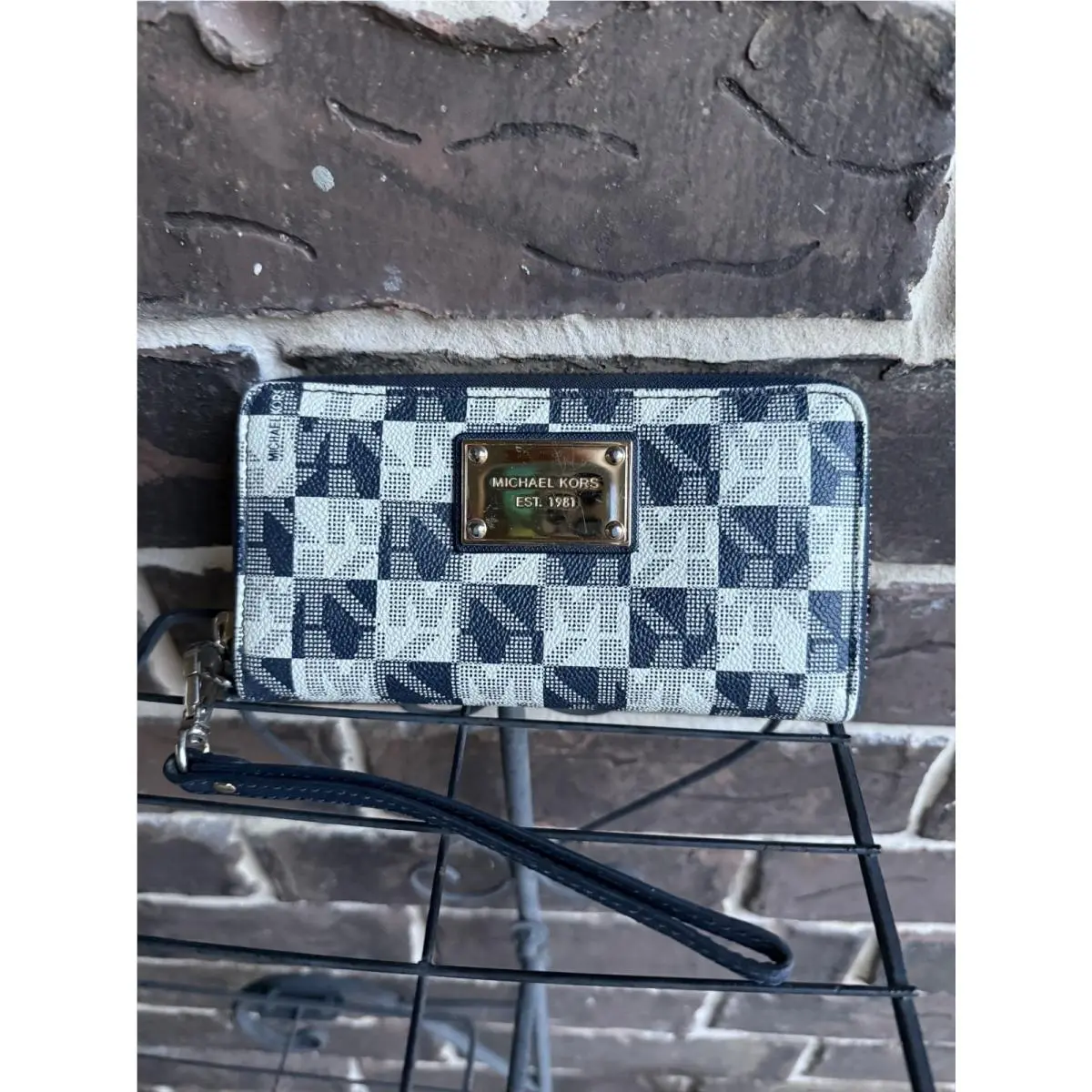 Michael Kors Women Phone Case Holder Clutch Wallet Wristlet