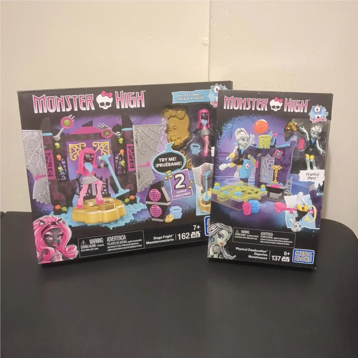 Mega Bloks Monster High Frankie Physical Deaducation Catty Noir Stage Fright