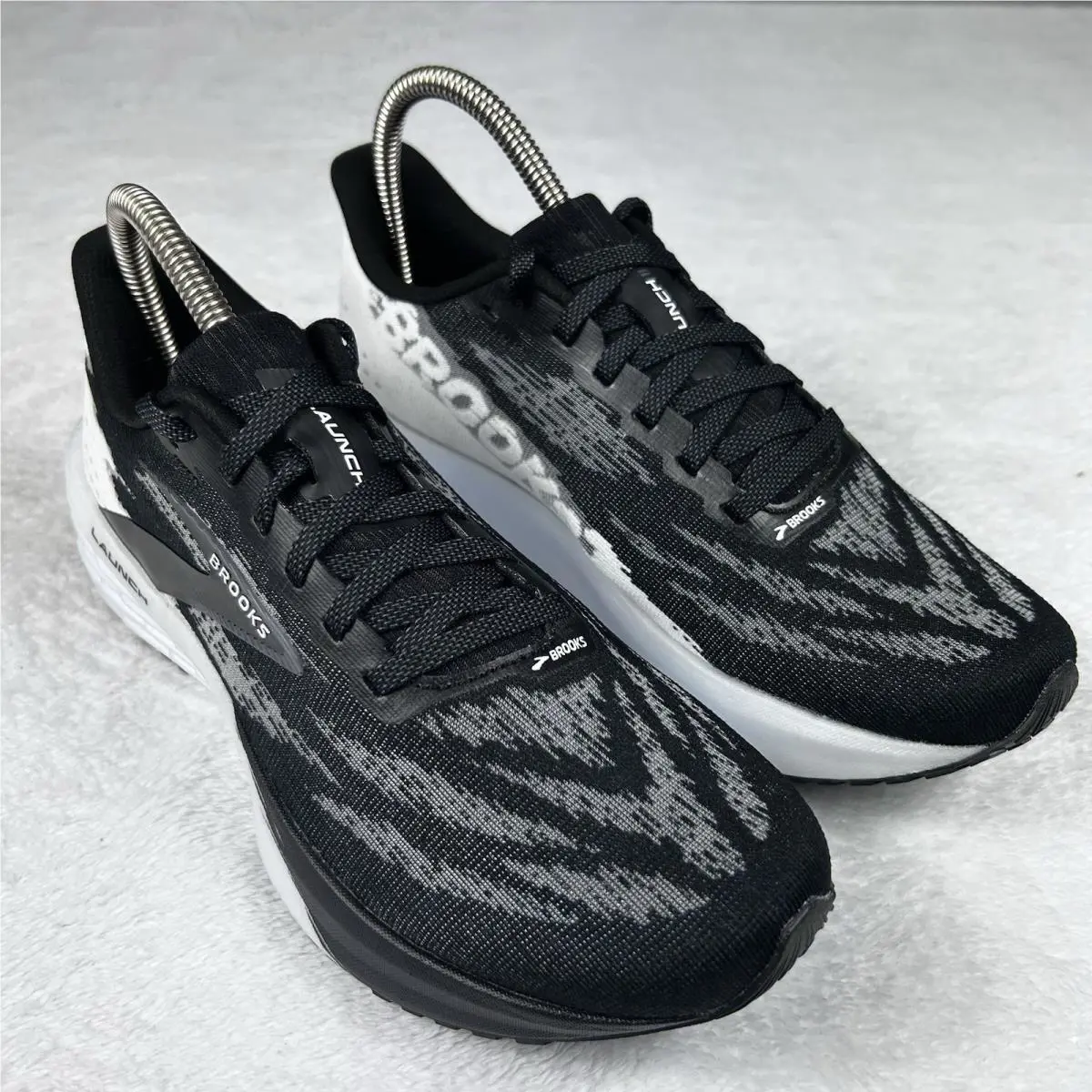 Brooks shoes - Launch - Launch - 120439 1B 087 - Black/White (UPC: 0195394588040) 6