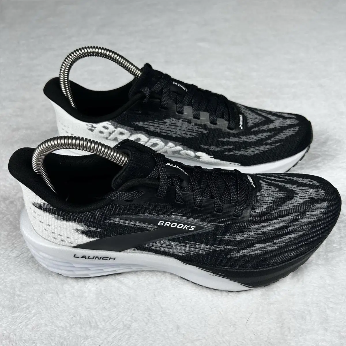 Brooks shoes - Launch - Launch - 120439 1B 087 - Black/White (UPC: 0195394588040) 7