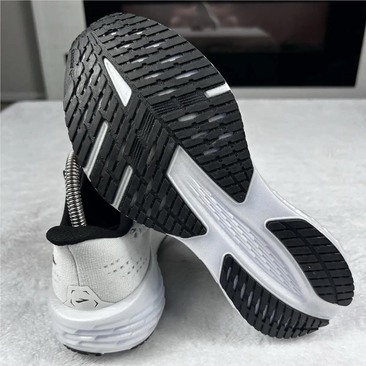 Brooks shoes - Launch - Launch - 120439 1B 087 - Black/White (UPC: 0195394588040) 11