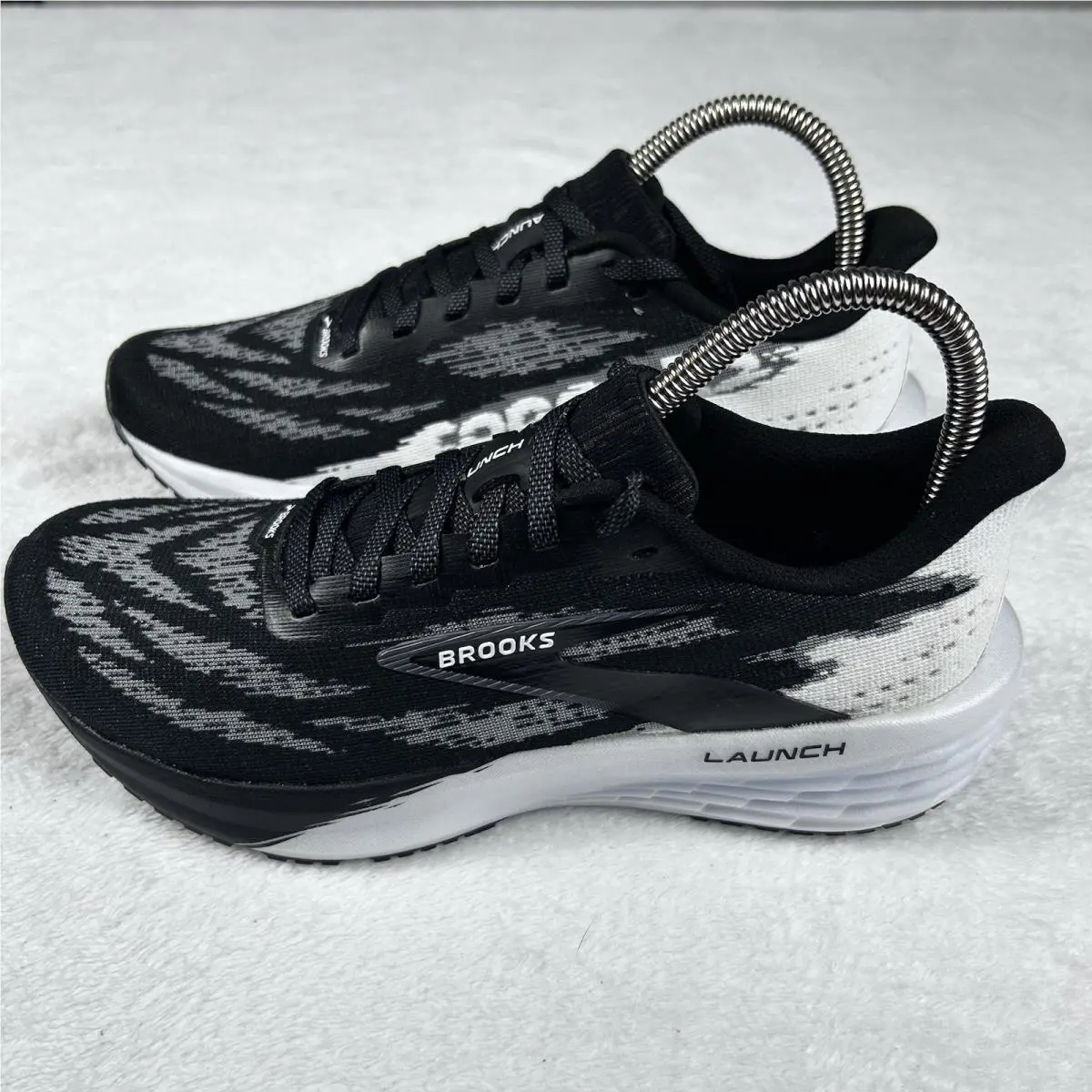 Brooks shoes - Launch - Launch - 120439 1B 087 - Black/White (UPC: 0195394588040) 0