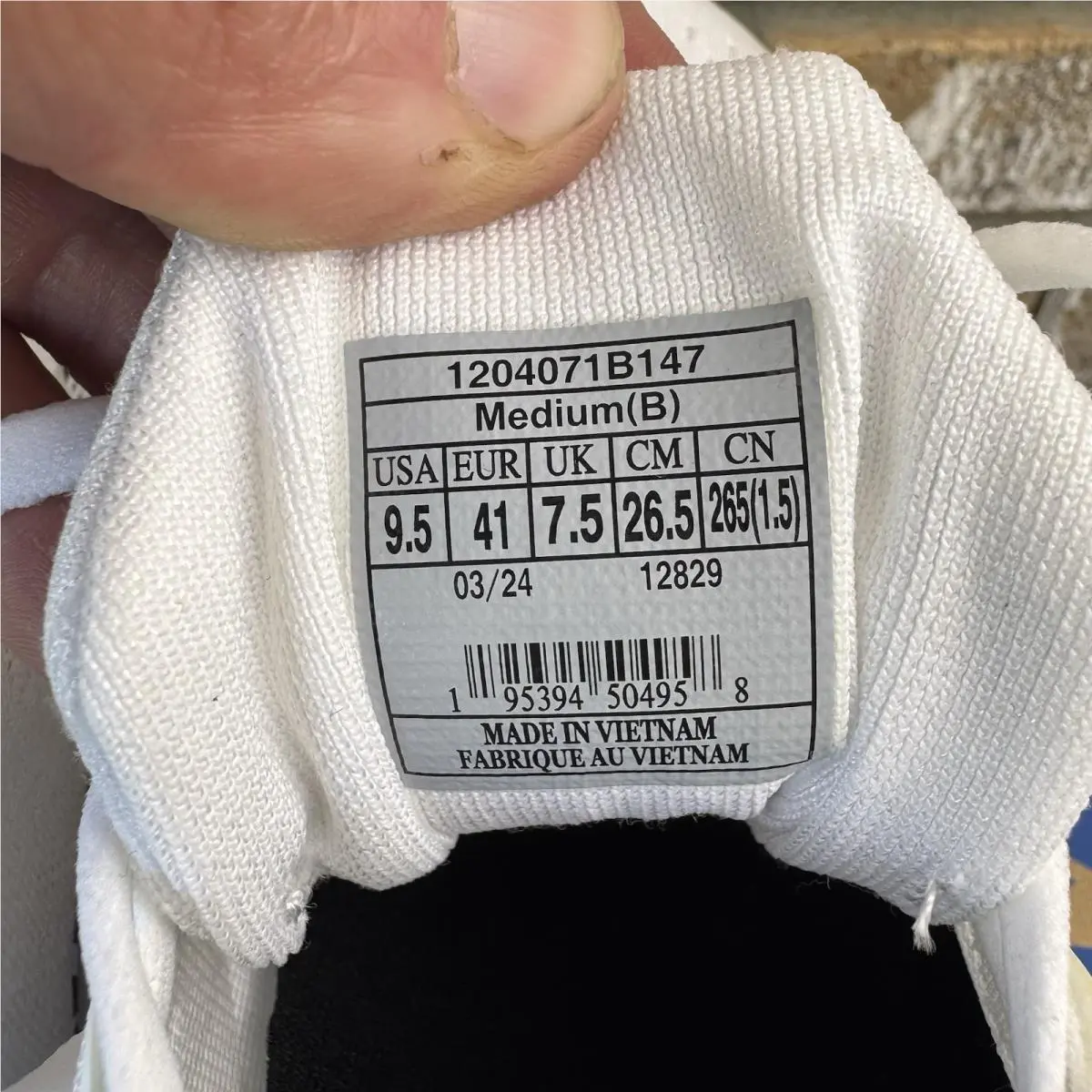 Brooks shoes - Brooks Ghost 16 - Ghost - 1204071B147 - White/ Oyster/ Lava/ Black 9