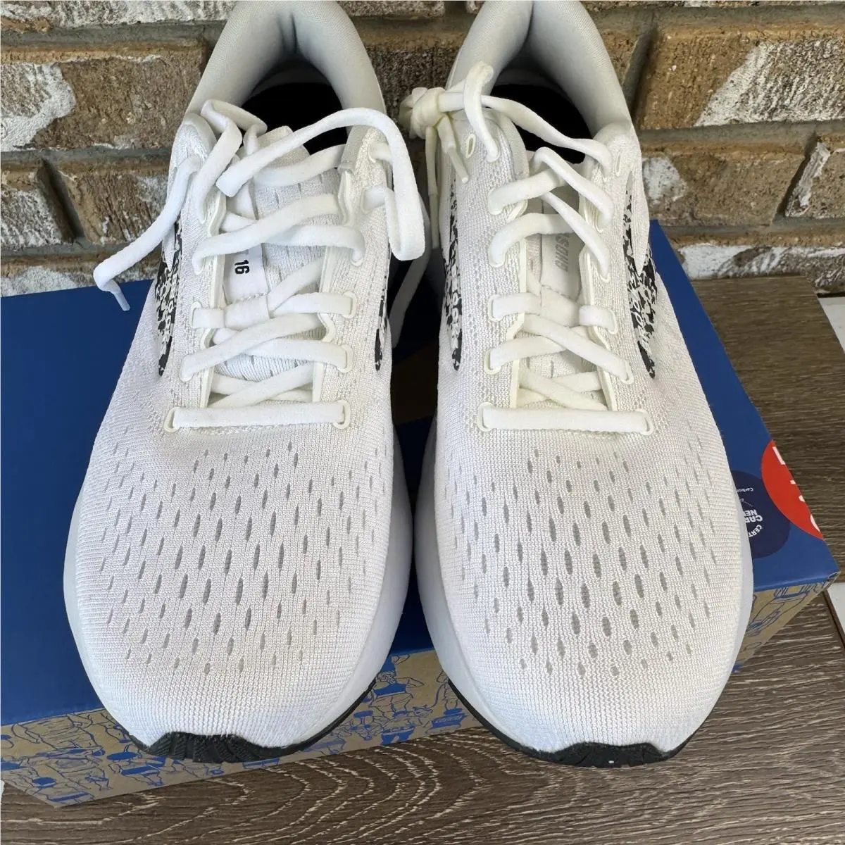 Brooks shoes - Brooks Ghost 16 - Ghost - 1204071B147 - White/ Oyster/ Lava/ Black 3