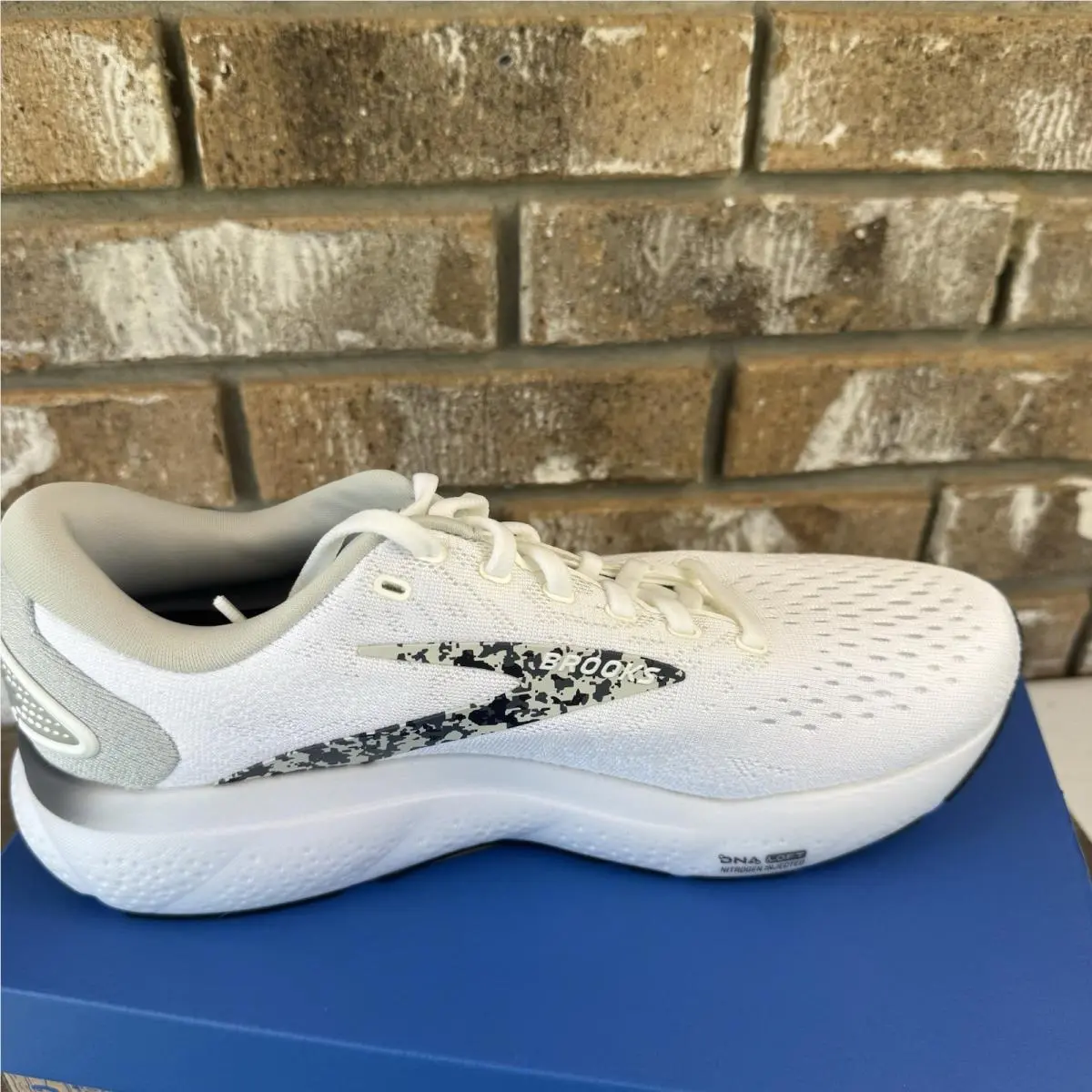 Brooks shoes - Brooks Ghost 16 - Ghost - 1204071B147 - White/ Oyster/ Lava/ Black 6