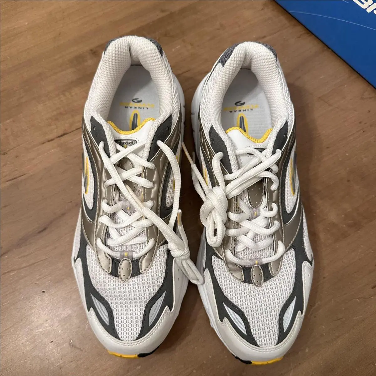 Brooks shoes - Unknown - Unknown - White (UPC: 783059186825) 0
