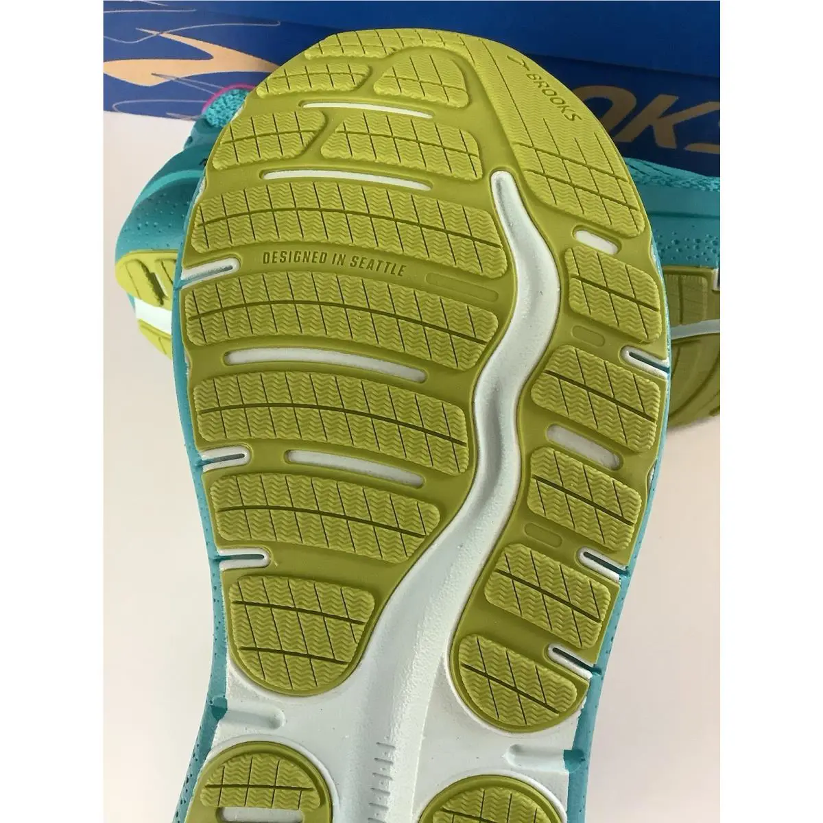 Brooks shoes - Brooks Ghost Max - Ghost Max - Multicolor 8