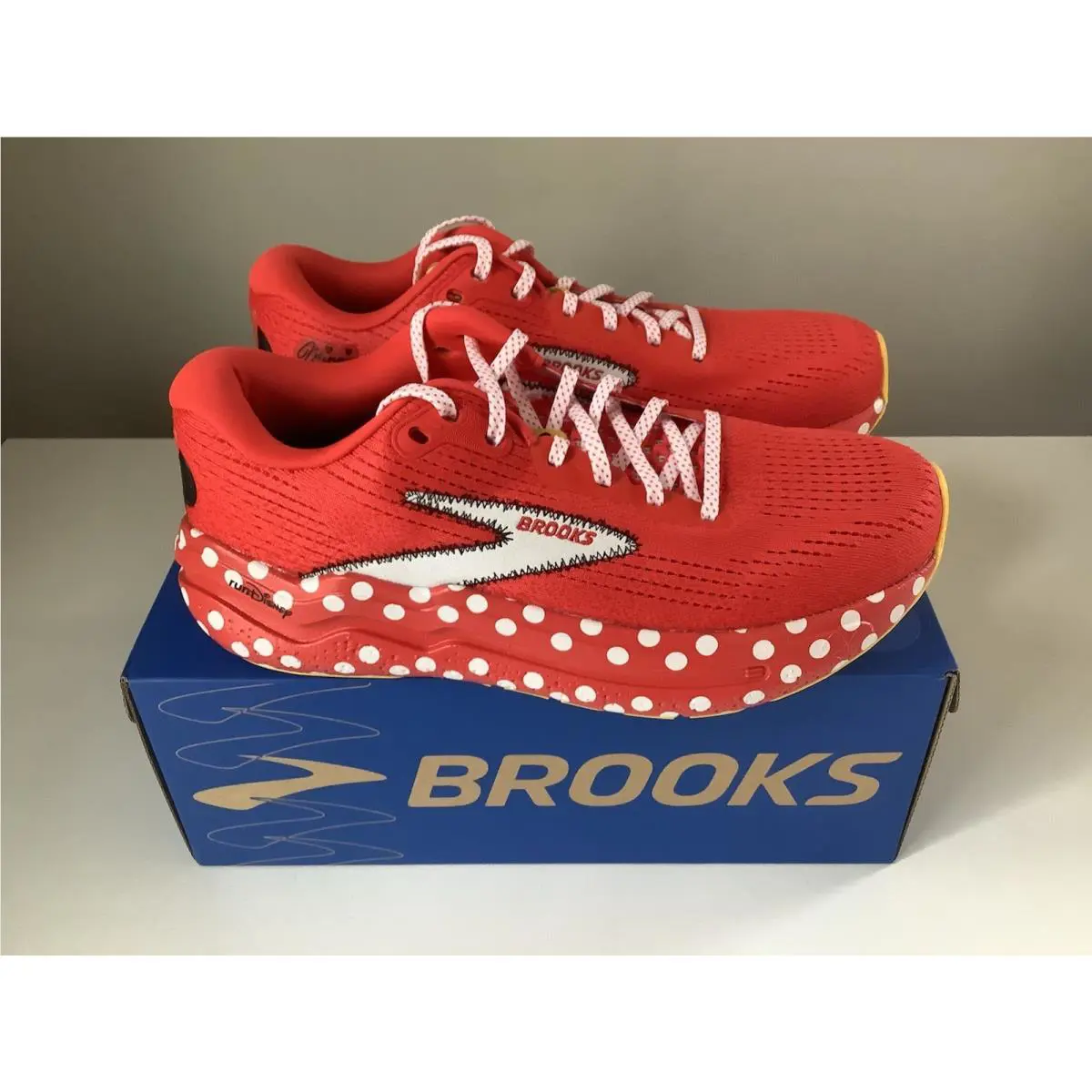 Brooks shoes - Brooks Ghost Max - Ghost Max - Red 0