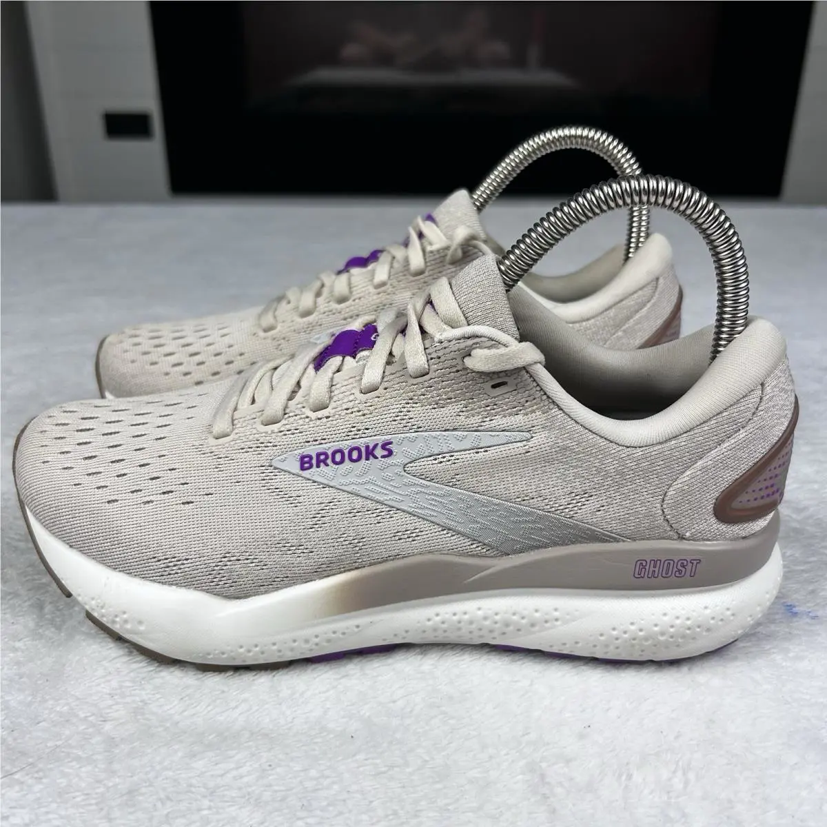 Brooks shoes - Brooks Ghost 16 - Ghost - 120407-1B-251 - Beige (UPC: 0195394591149) 1