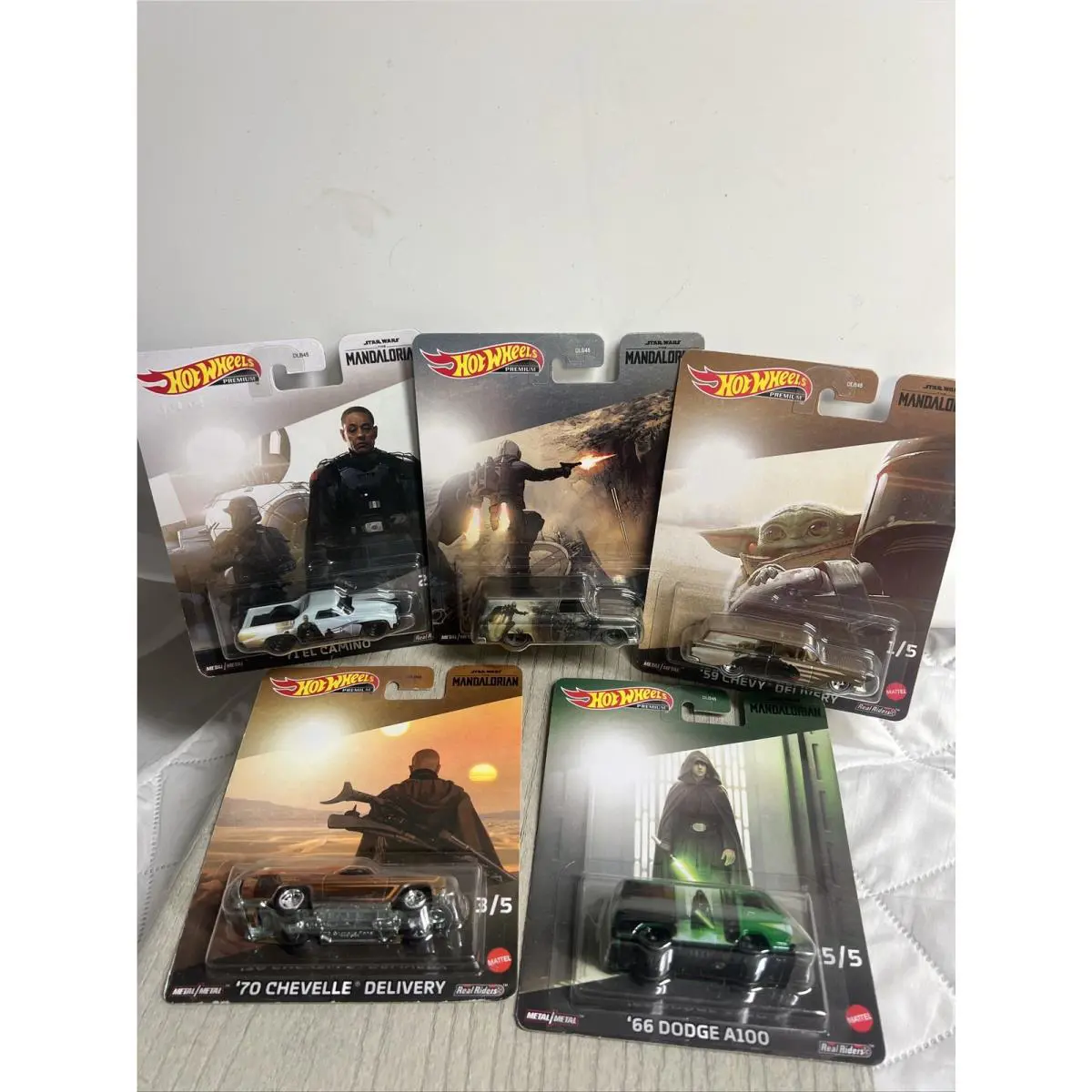 Hot Wheels 2023 Premium Pop Culture T Case Star Wars Mandalorian Set of 5 Cars