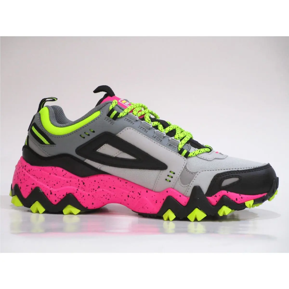 Fila shoes - Fila Oakmont TR - Oakmont - 5JM00949-059 - Glacier Grey/Black/Pink Glo 1