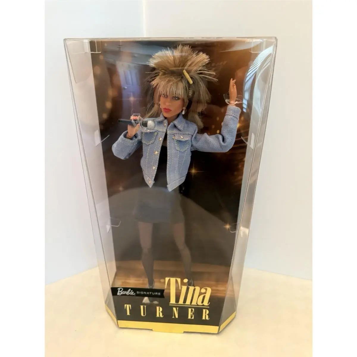 Tina Turner - Barbie Fashion Doll Tina Turner - HCB98 - Rare Black Label - Nrfb