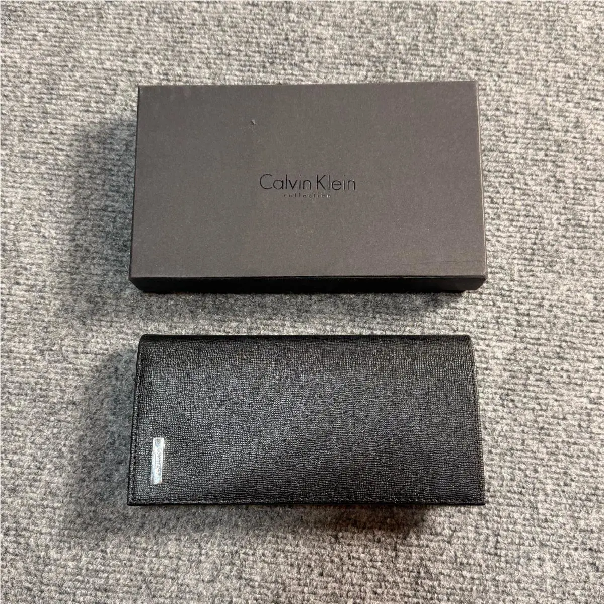 Calvin Klein Yen Wallet Womens Black Saffiano Textured Leather Cards