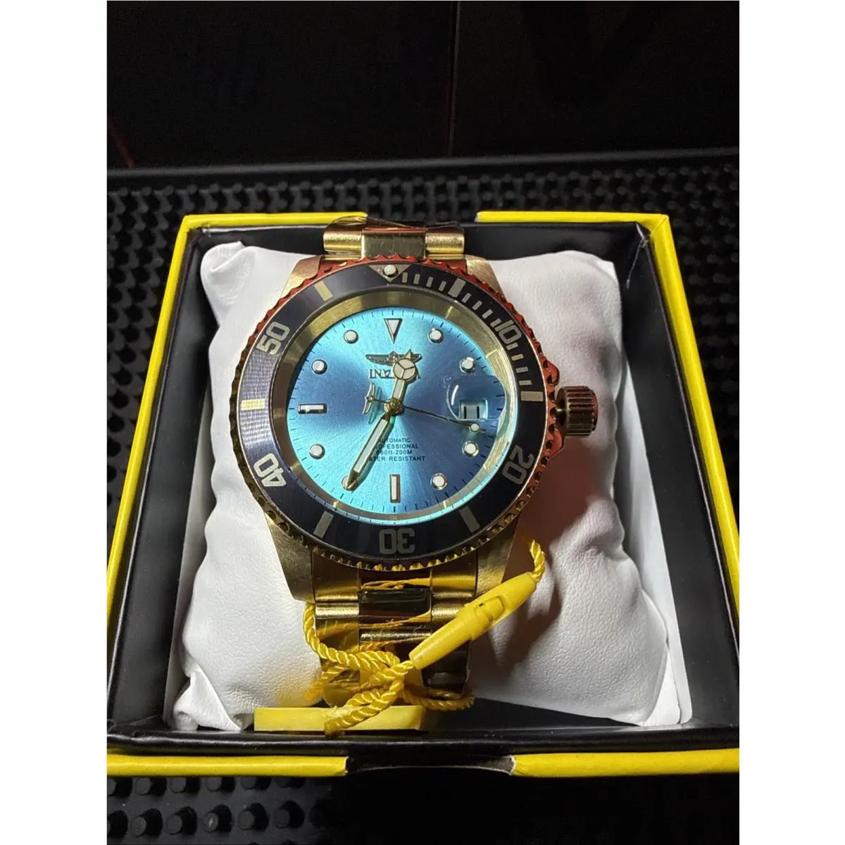 Pro Diver Automatic Men`s 40mm Gold Turquoise Dial 69745 by Invicta