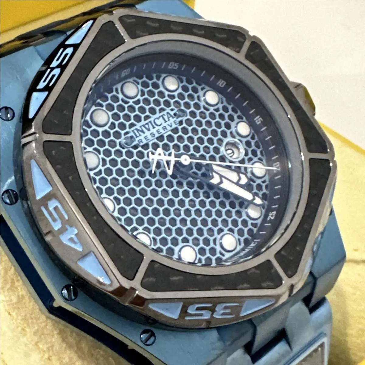 Invicta Carbon Hawk Automatic Date Blue Dial Men`s Watch Item No. 38910