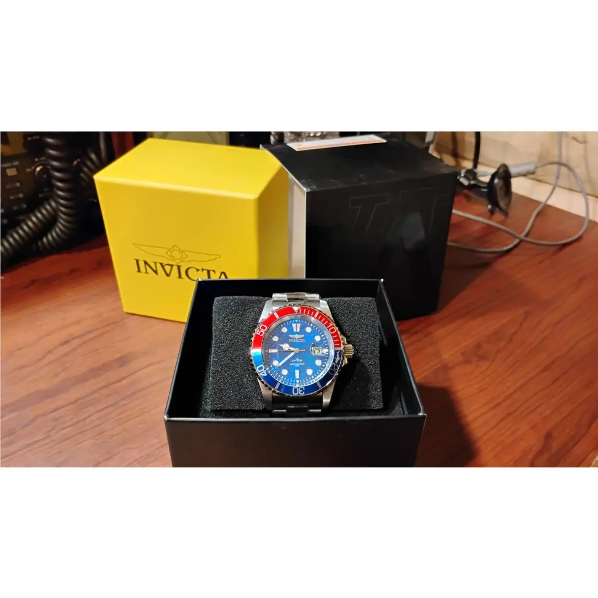 Invicta Pro Diver Isobar Men`s Watch Pepsi - 42mm. Steel 50831