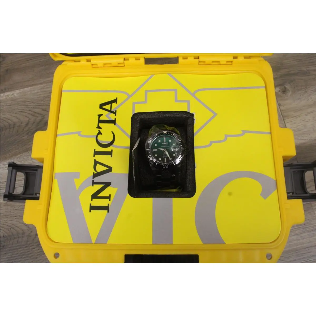 Invicta Pro Diver Diamond Automatic Men`s 47mm Green Gradient Watch 34773