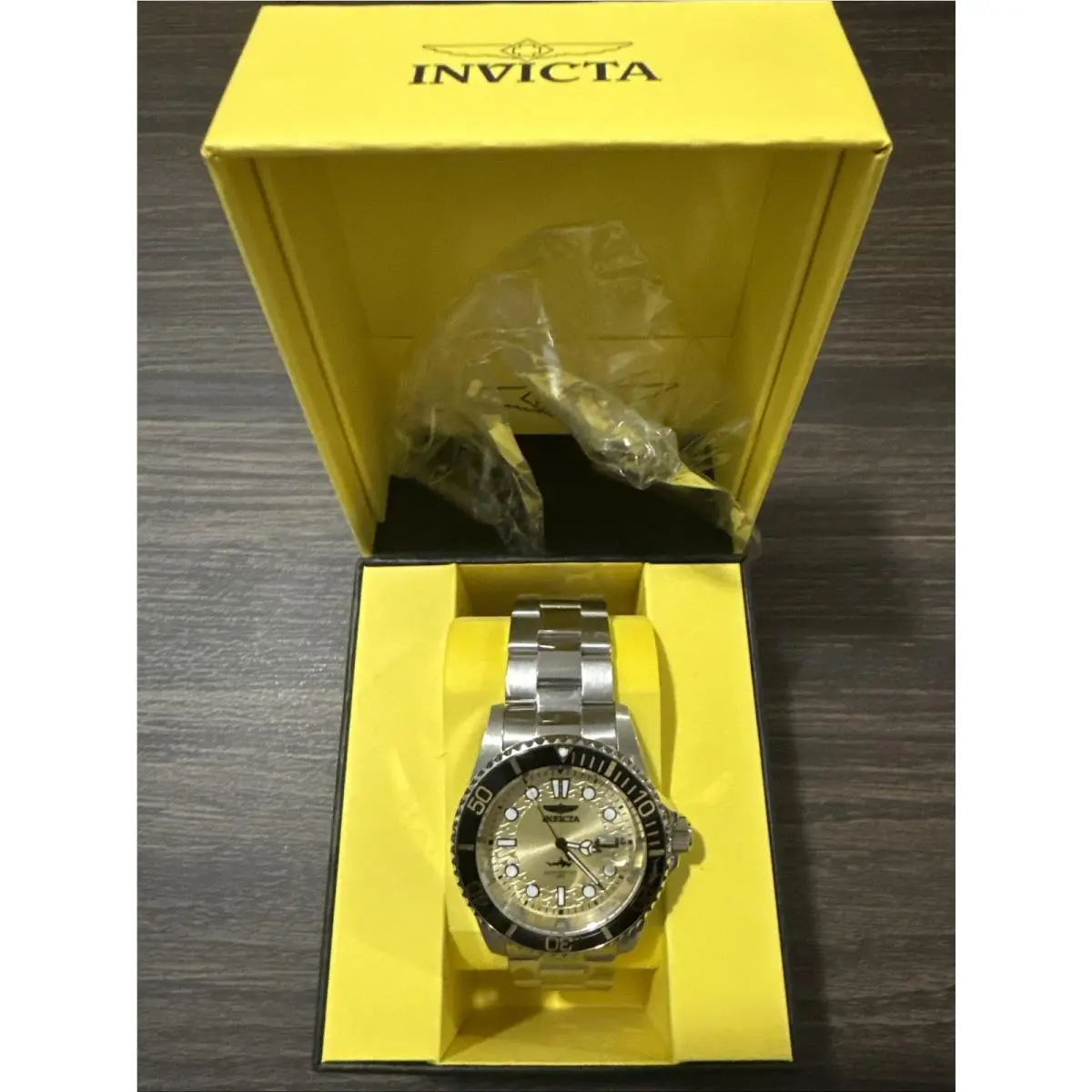 Pro Diver Isobar 50823 Men’s Watch Quartz Movement 42mm Steal by Invicta