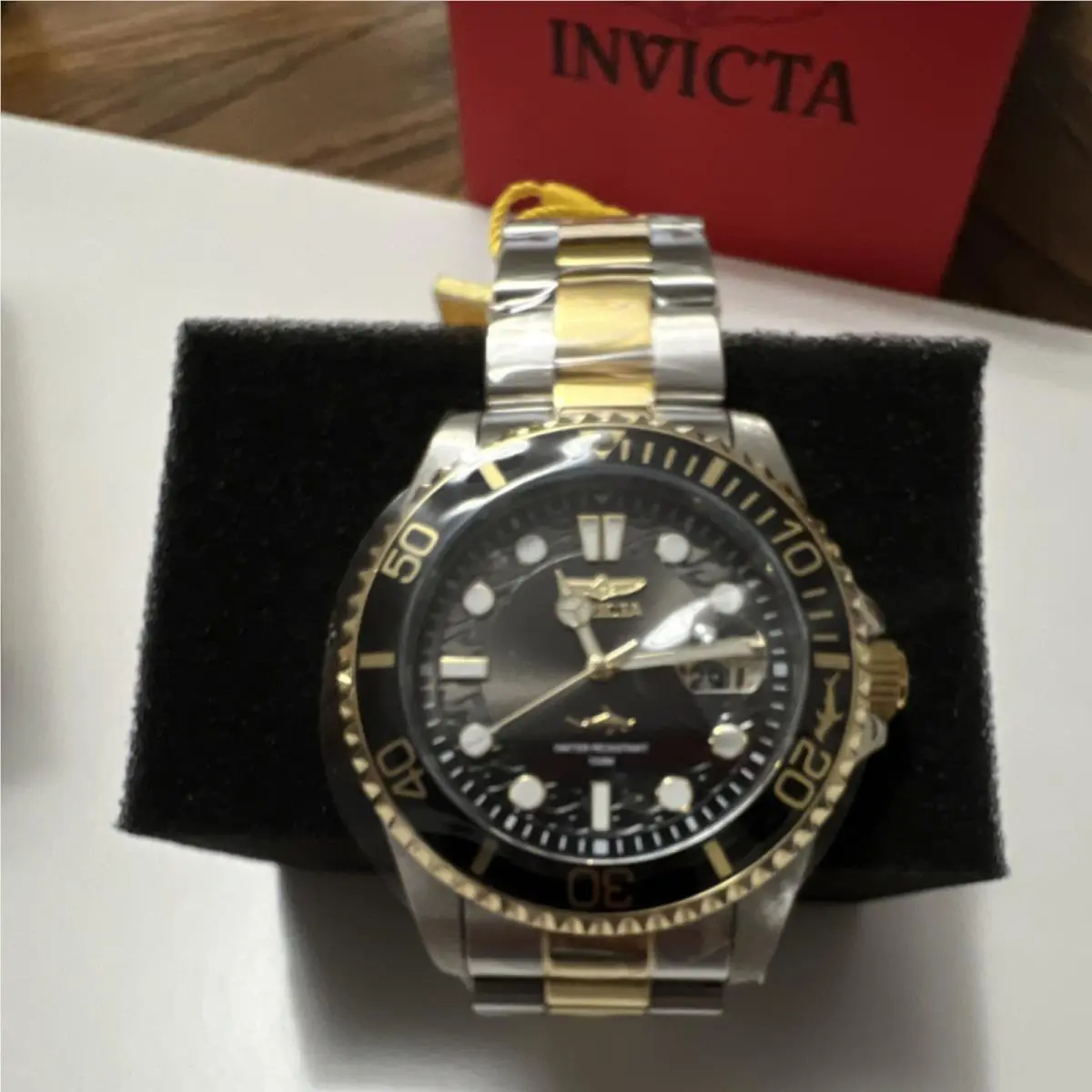 Invicta Pro Diver Men`s Analog Wristwatch Black Dial Two-tone Band