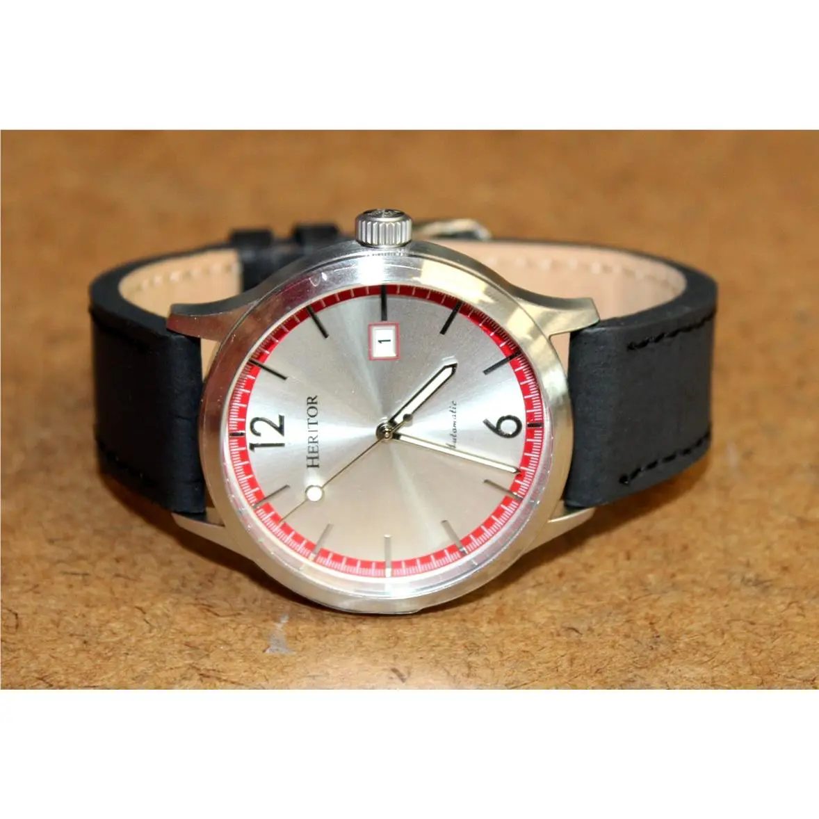 Invicta Heritor Becker SS Silver/red Dial Men`s Automatic Watch HERHR9602 046WEI