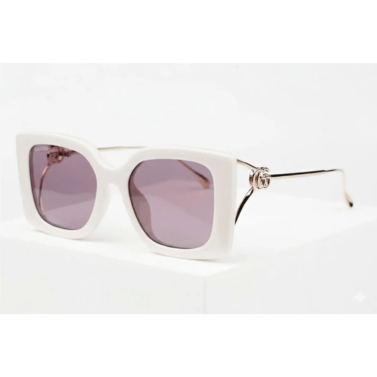 GG1567SA-003-54 Sunglasses Boutique Display by Gucci