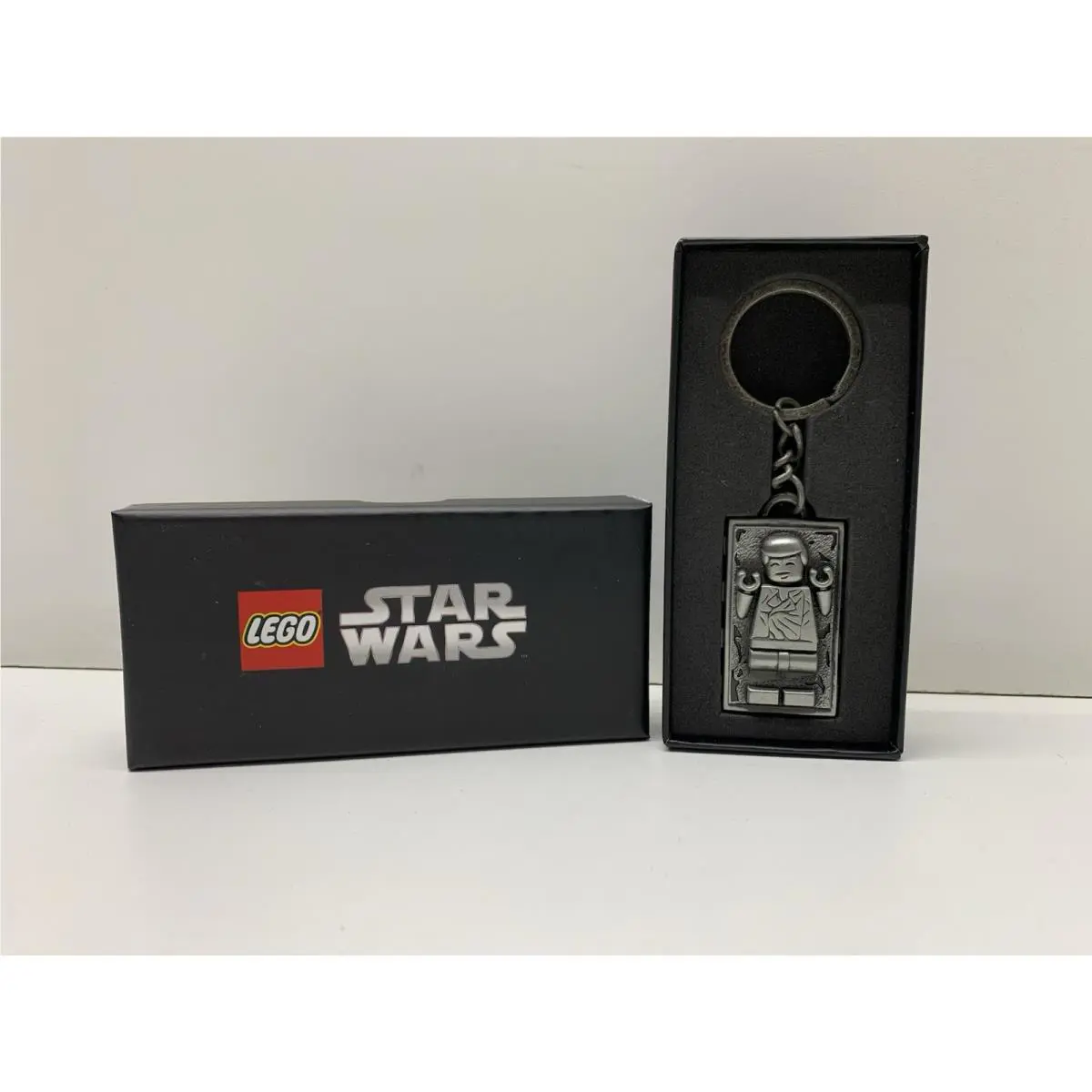 Lego 5006363 Han Solo In Carbonite Metal Keychain Vip Star Wars