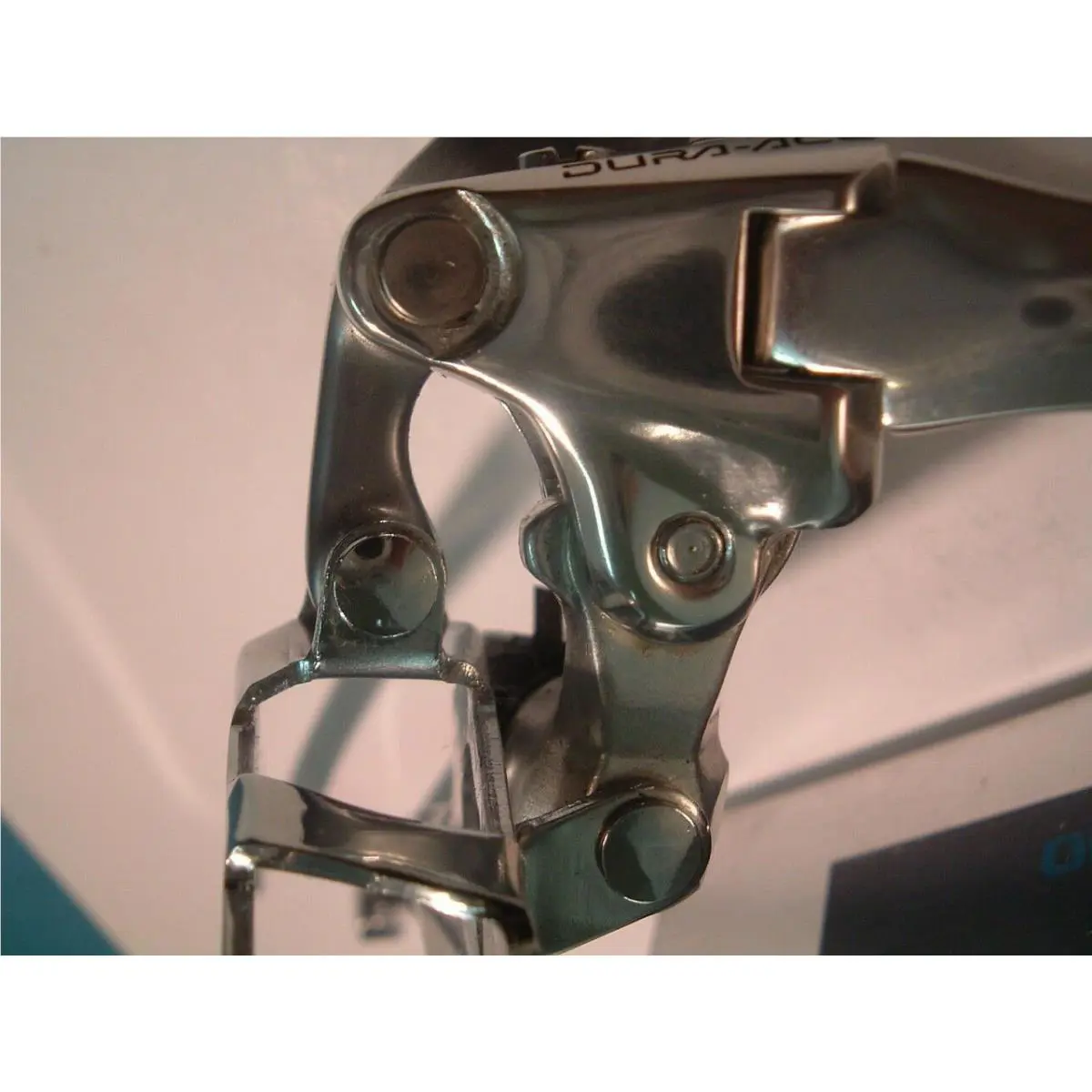 Shimano  - 600 Ultegra - Ultegra - FD-7400 - Grey / Chrome 3