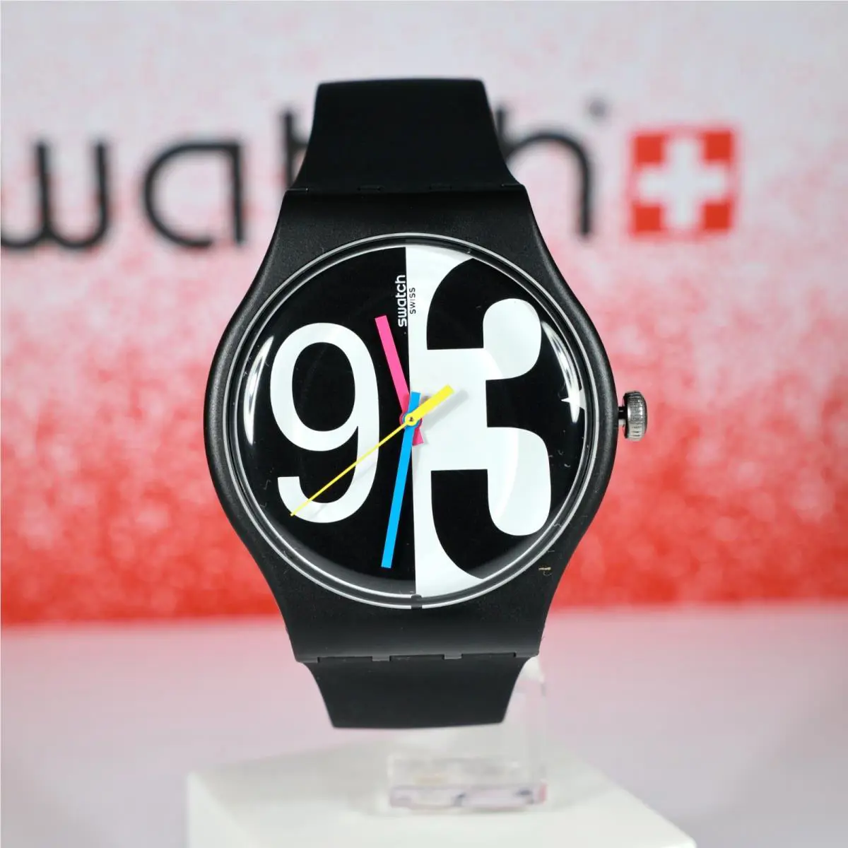 Swiss Made Swatch SUOB141 Zoomzang Black White Silicone Band Watch 9 3 Face