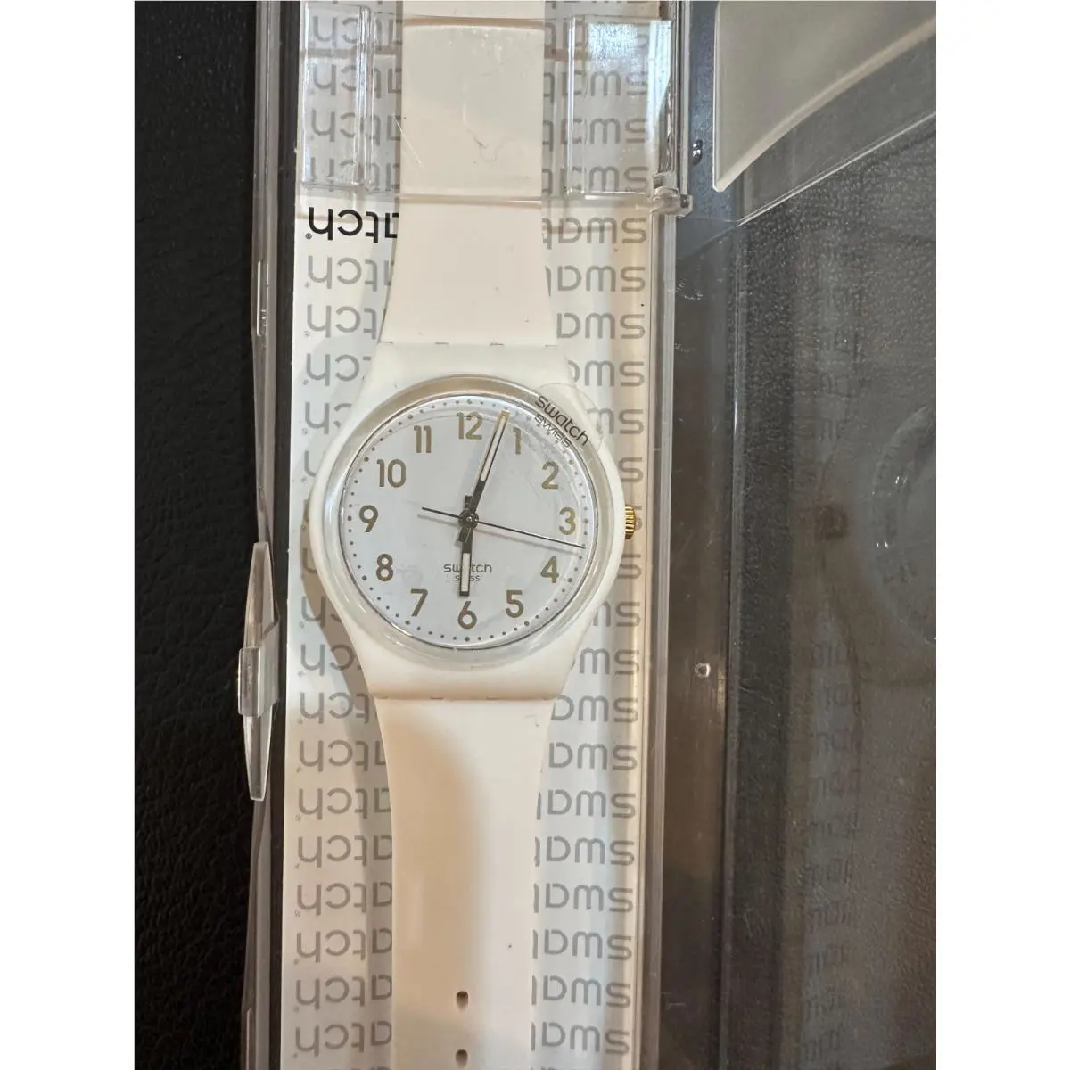 IN Case Swatch GW164 White ON White Gold Accents Analog Quartz Classic Watch