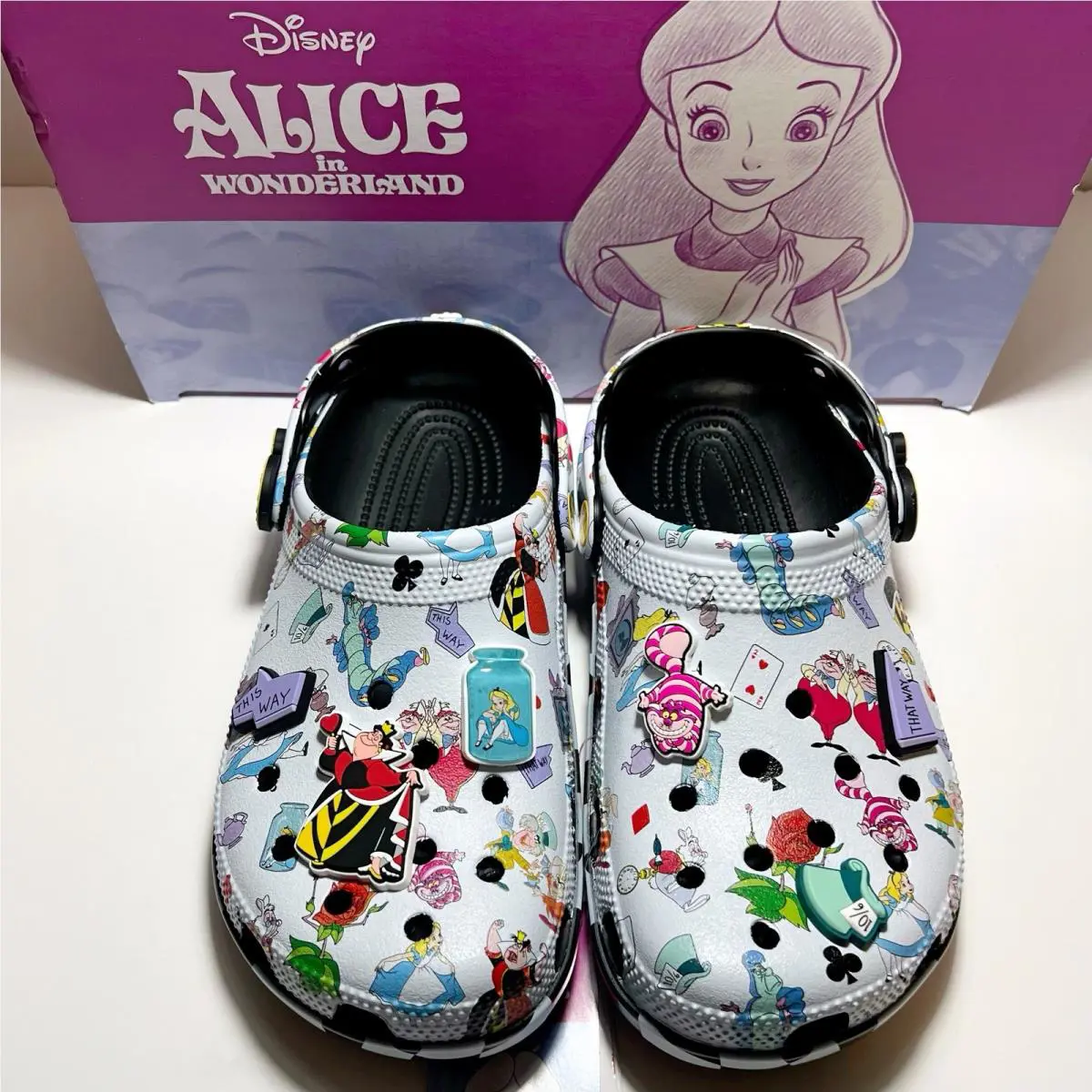 Disney Alice in Wonderland Crocs Classic Clog Multicolor Womens 8 Mens 6 New/box