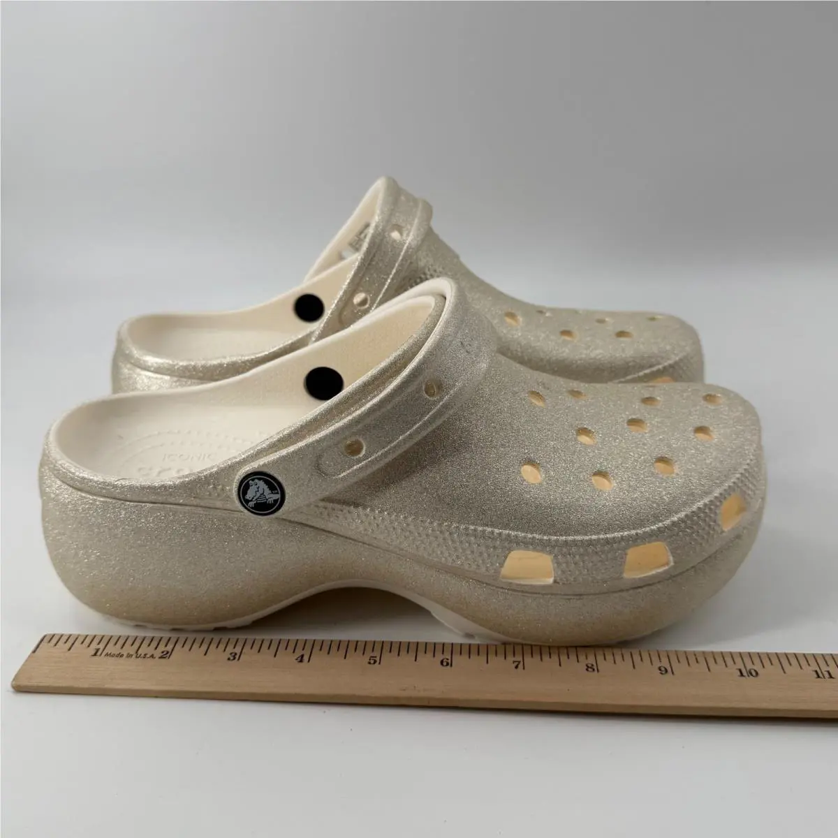 Crocs shoes - Classic Platform Glitter Clog - Classic Platform Glitter Clog - Gold 7