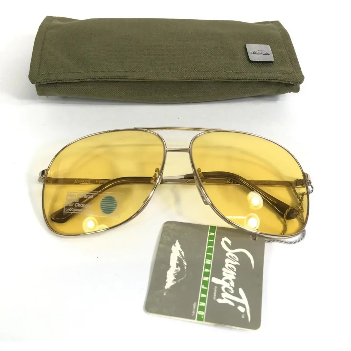 Vintage  Sunglasses 5108M Mens Gold Kilimanjaro Aviators Photochromic by Serengeti