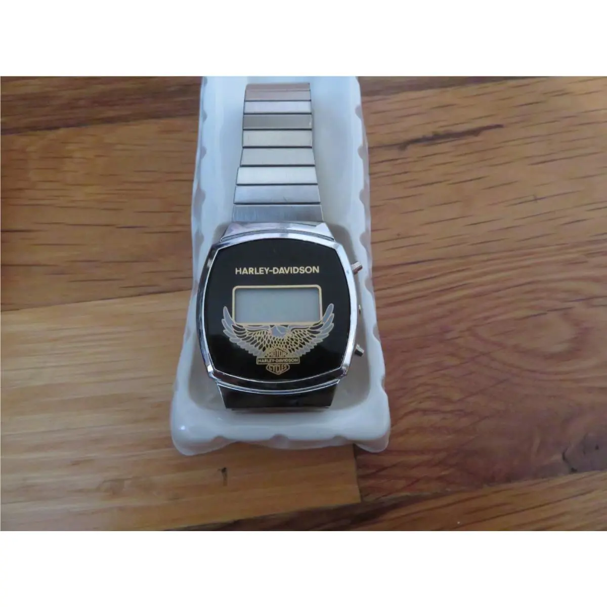Nos Harley Davidson Men’s Watch 1980’s Stretch Band Digital Silver Tone W/box