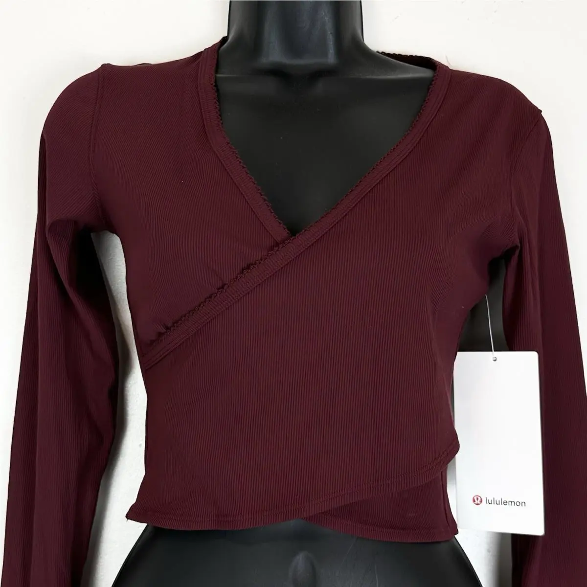 Lululemon clothing - Burgundy Bay 1