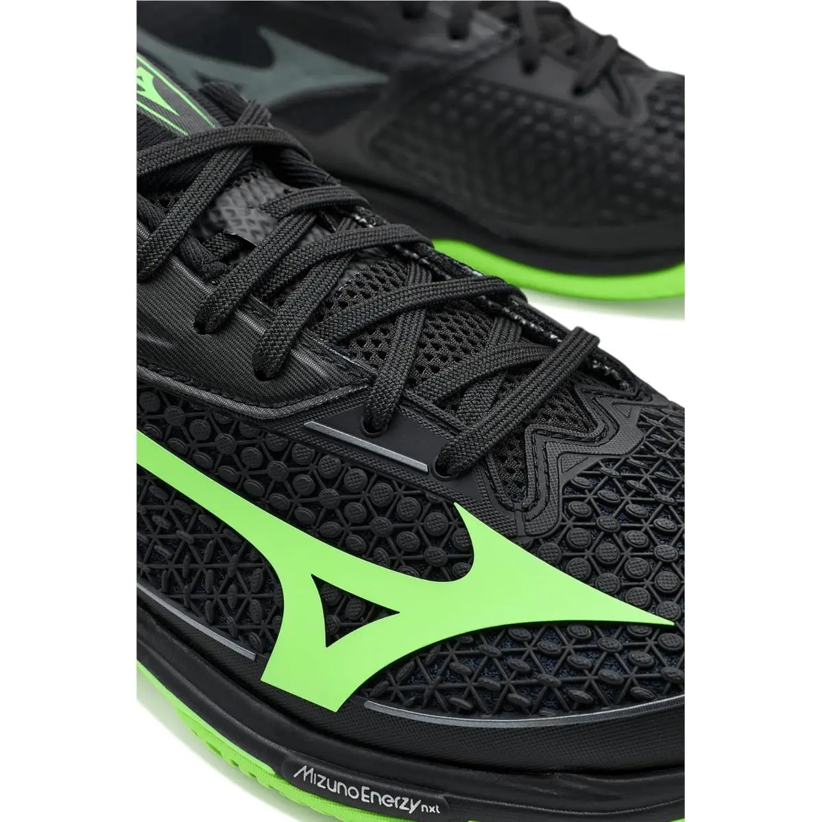 Mizuno shoes - Fiery Red/White 18