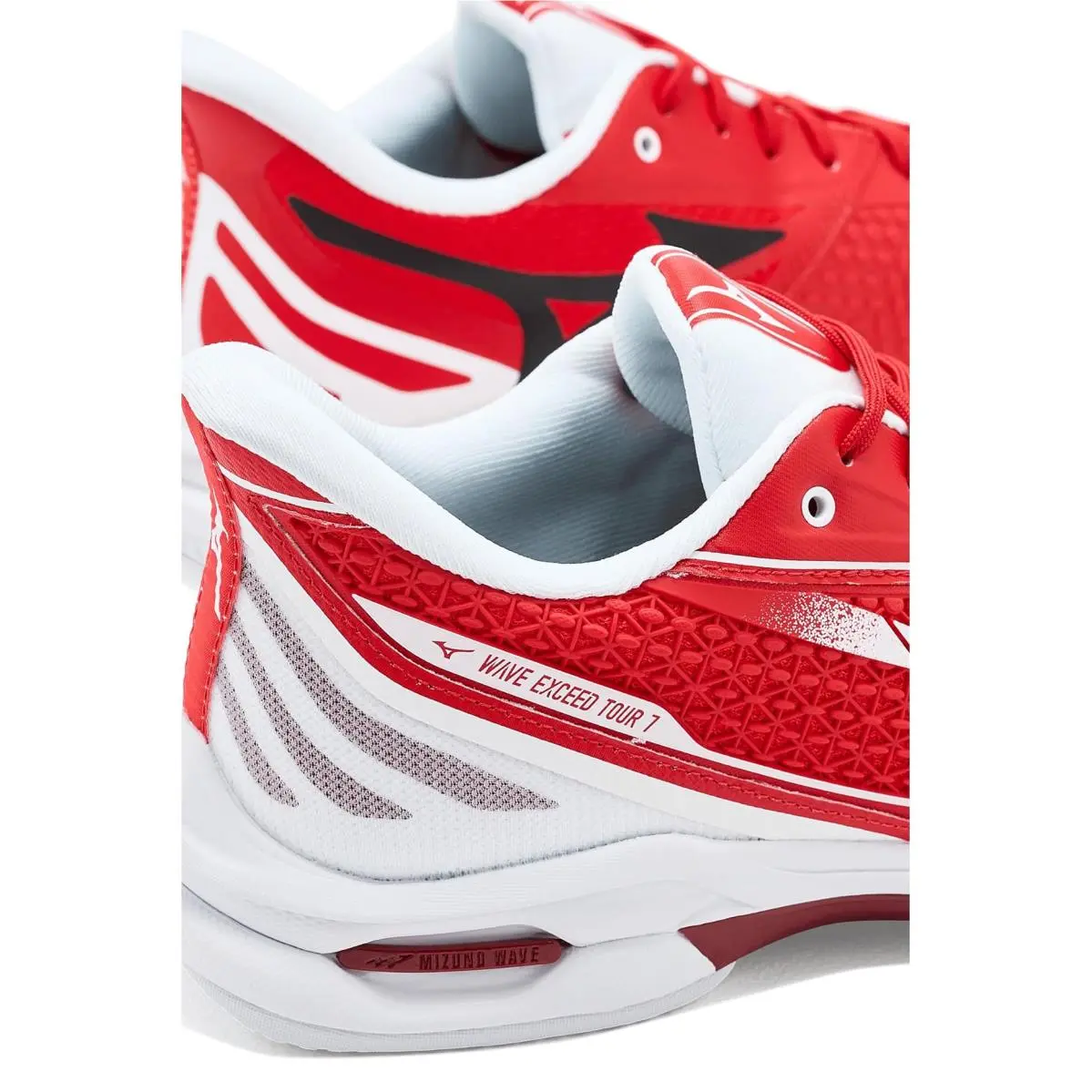 Mizuno shoes - Black/Glowing Apple 18