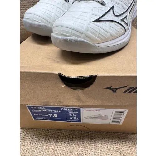 Mizuno shoes - White (UPC: 889961648908) 4