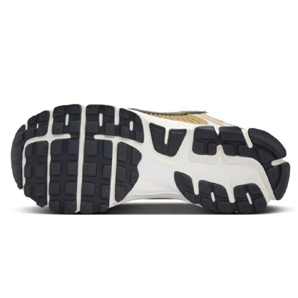 Nike shoes - HF7723 001 - HF7723 001 - Photon Dust/Metallic Gold 3