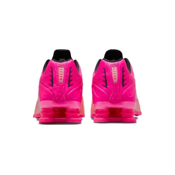 Nike shoes - Hyper Pink /Atomic Pink 6