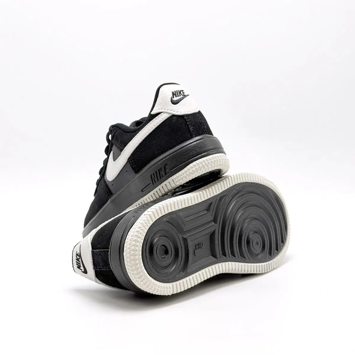 Nike shoes - Black 8