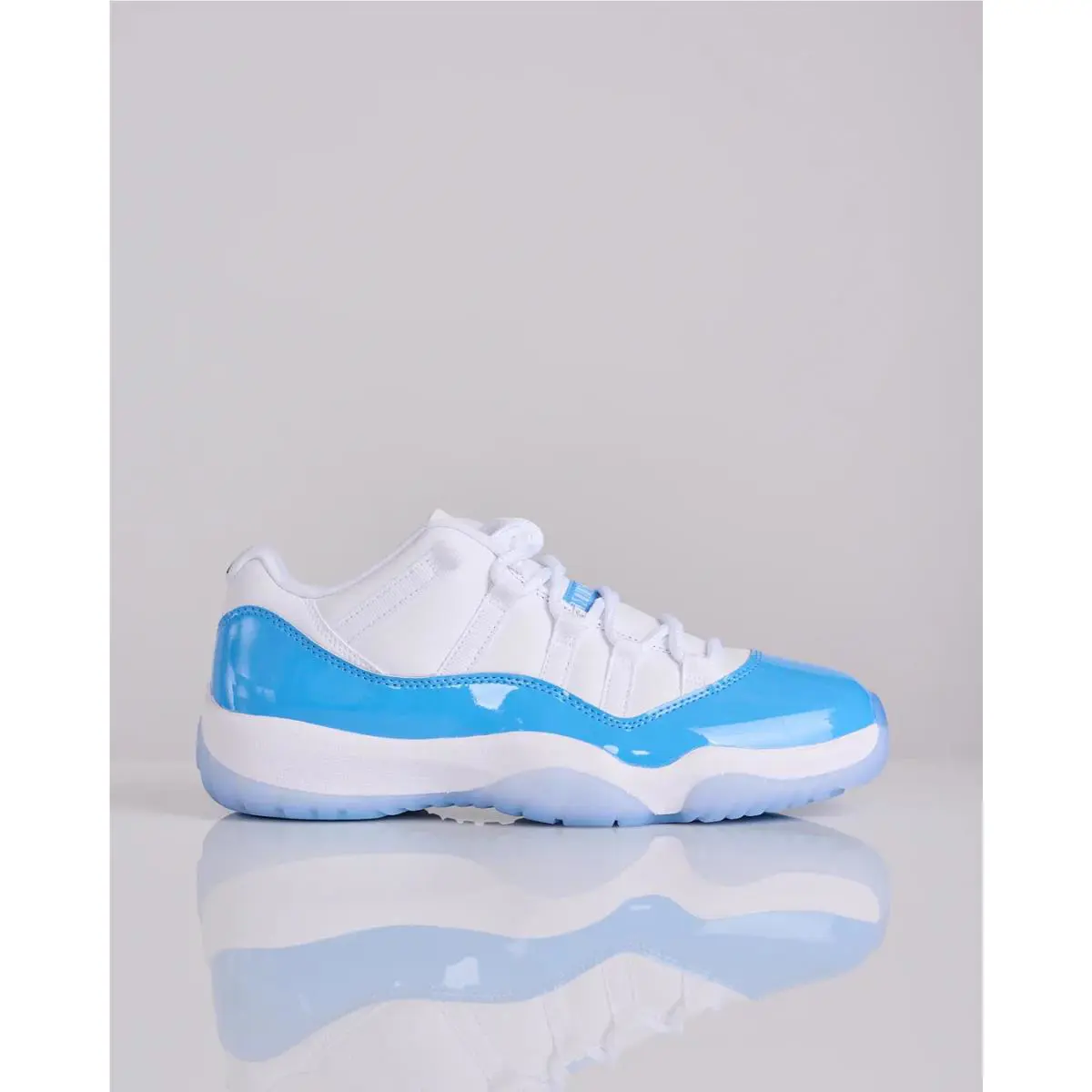 Nike shoes - Air Jordan Retro - Air Retro - FV5104-100 - Blue 5