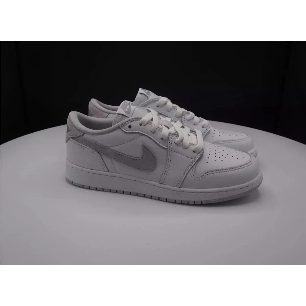 Nike shoes - Jordan OG - Gray 0