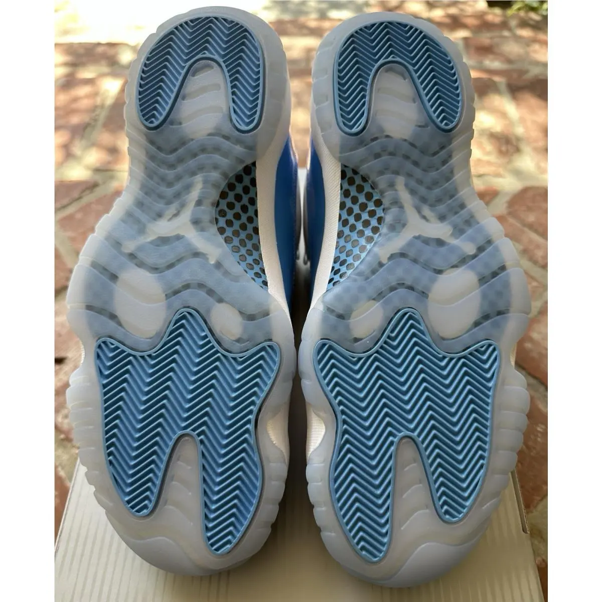 Nike shoes - Air Jordan 11 - Air - FV5104 100 - White 2