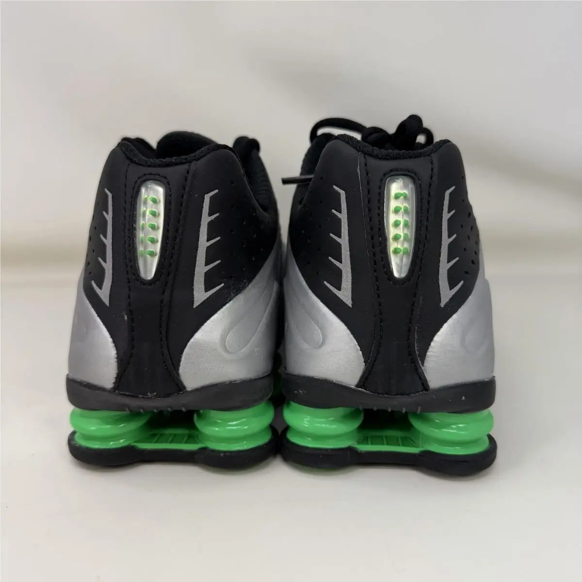 Nike shoes - Nike Shox R4 - Shox - HQ1988-006 - Black 2