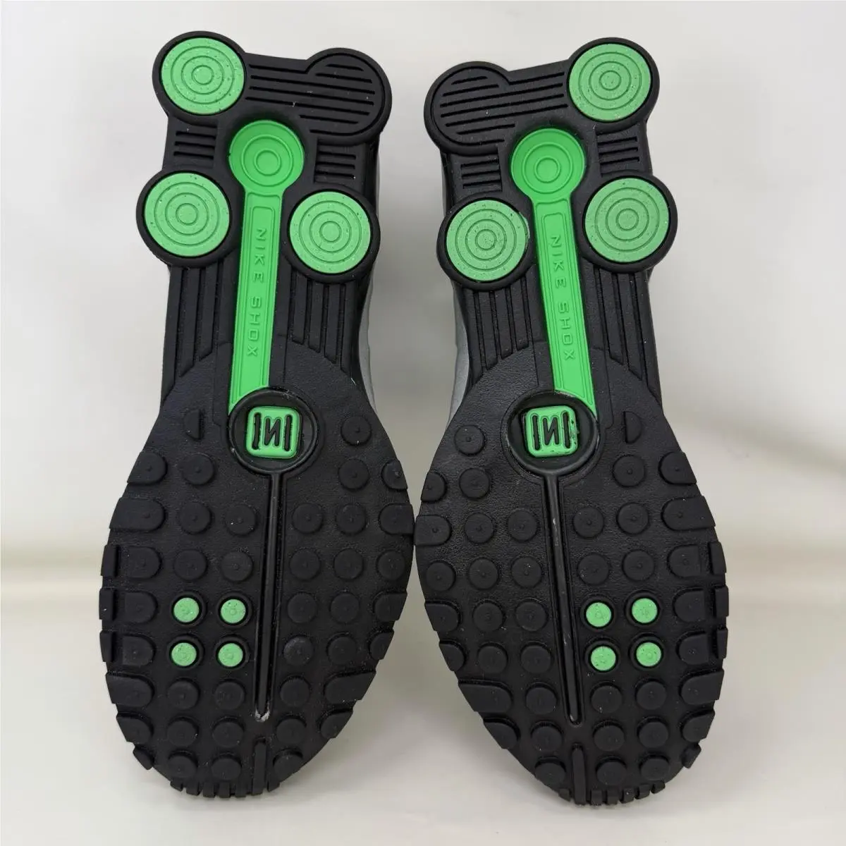 Nike shoes - Nike Shox R4 - Shox - HQ1988-006 - Black 4