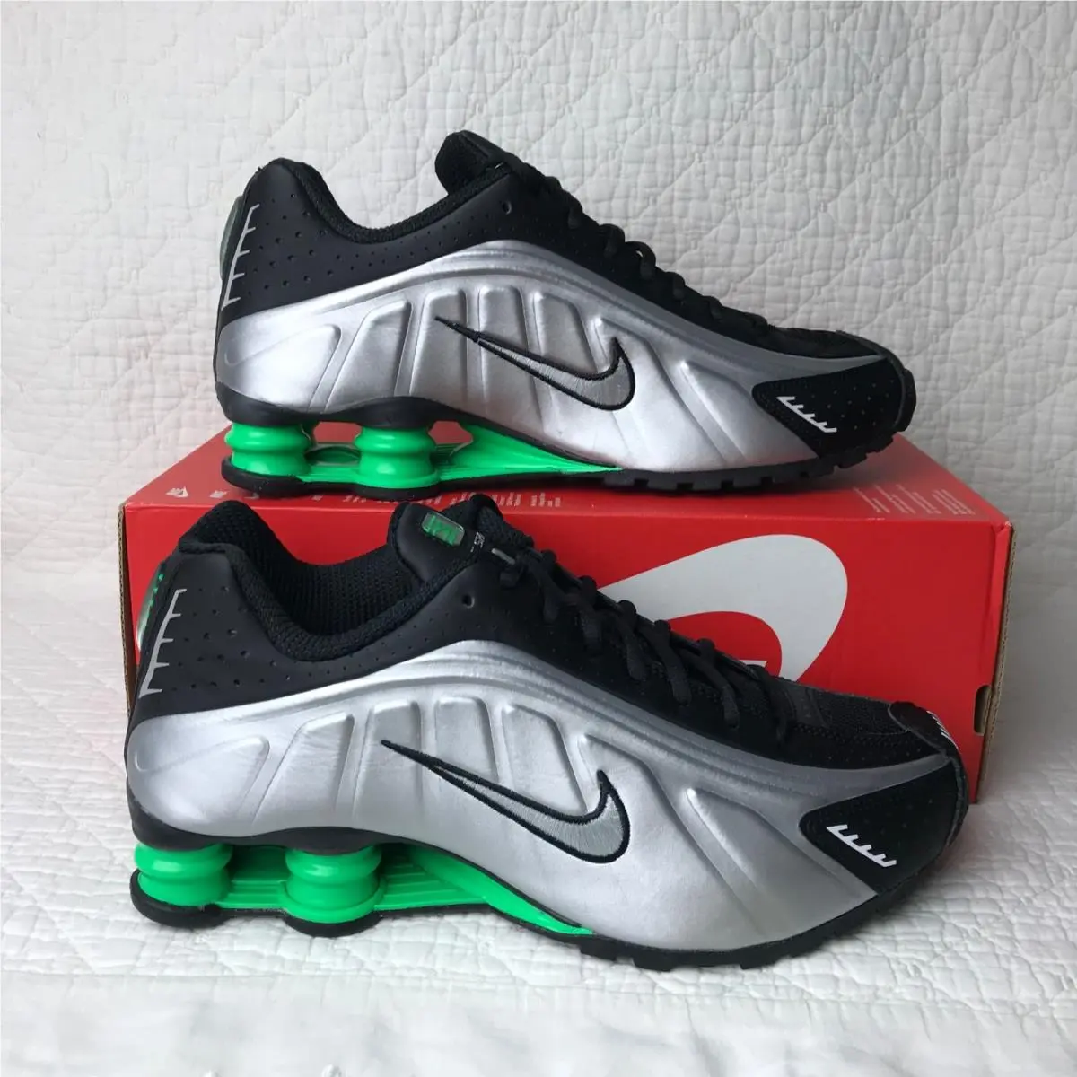 Nike shoes - Nike Shox R4 - Shox - HQ1988-006 - Metallic Silver green black 0