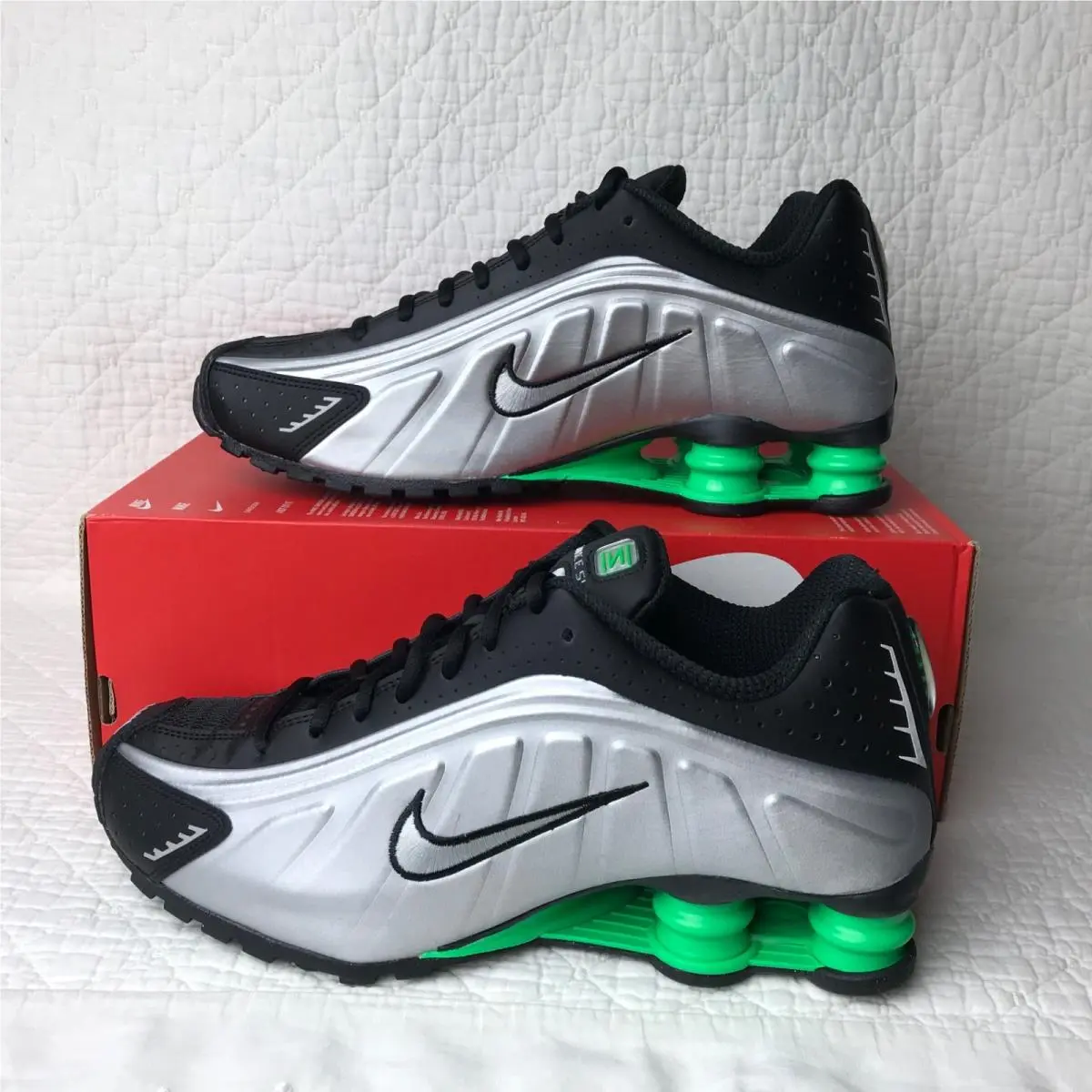 Nike shoes - Nike Shox R4 - Shox - HQ1988-006 - Metallic Silver green black 1